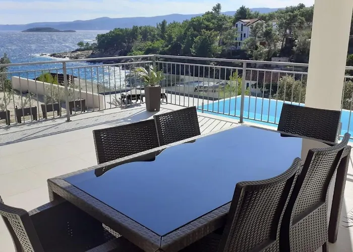 Hvar Lux *