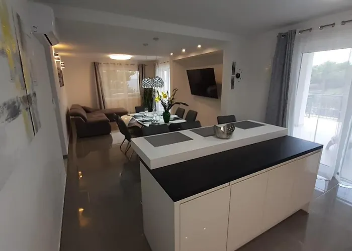 Hvar Lux Apartmán *