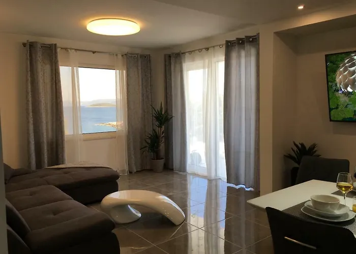 Hvar Lux Basina