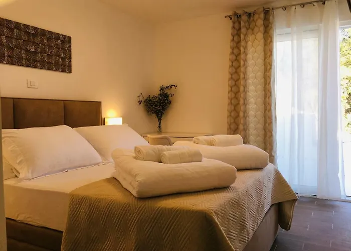 Hvar Lux Basina