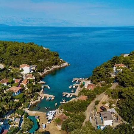 Hvar Lux *