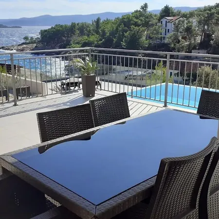 Hvar Lux *