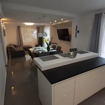Hvar Lux 아파트 *