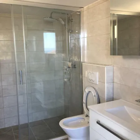 Hvar Lux * Basina