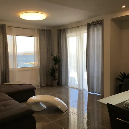 Hvar Lux Basina