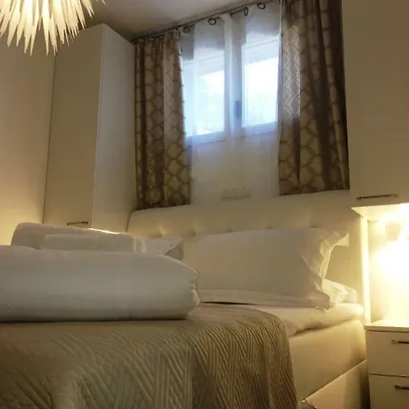 Hvar Lux *
